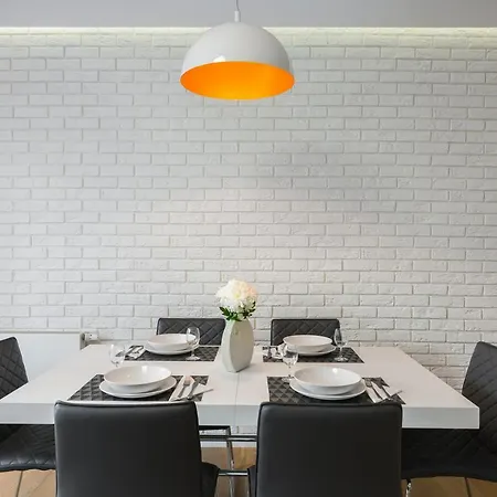 Novum Rakowicka 100 M2 Apartment